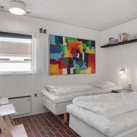 Marjon - 400m From The Sea By Interhome